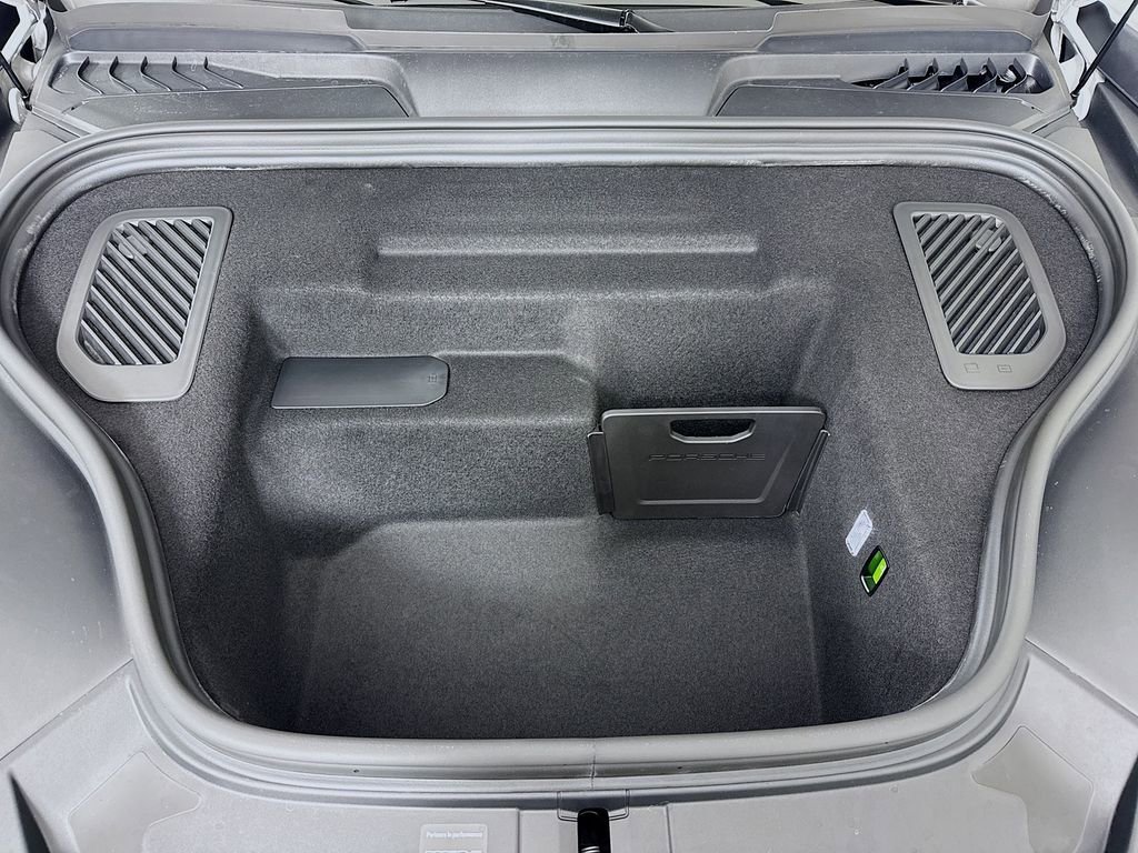 New 2026 Porsche Macan Electric image 33