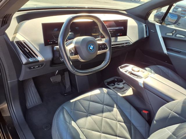 Used 2022 BMW iX xDrive50 w/ Premium Package image 5