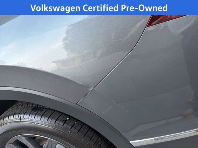 Certified 2022 Volkswagen Tiguan SE w/ Panoramic Sunroof Package image 18
