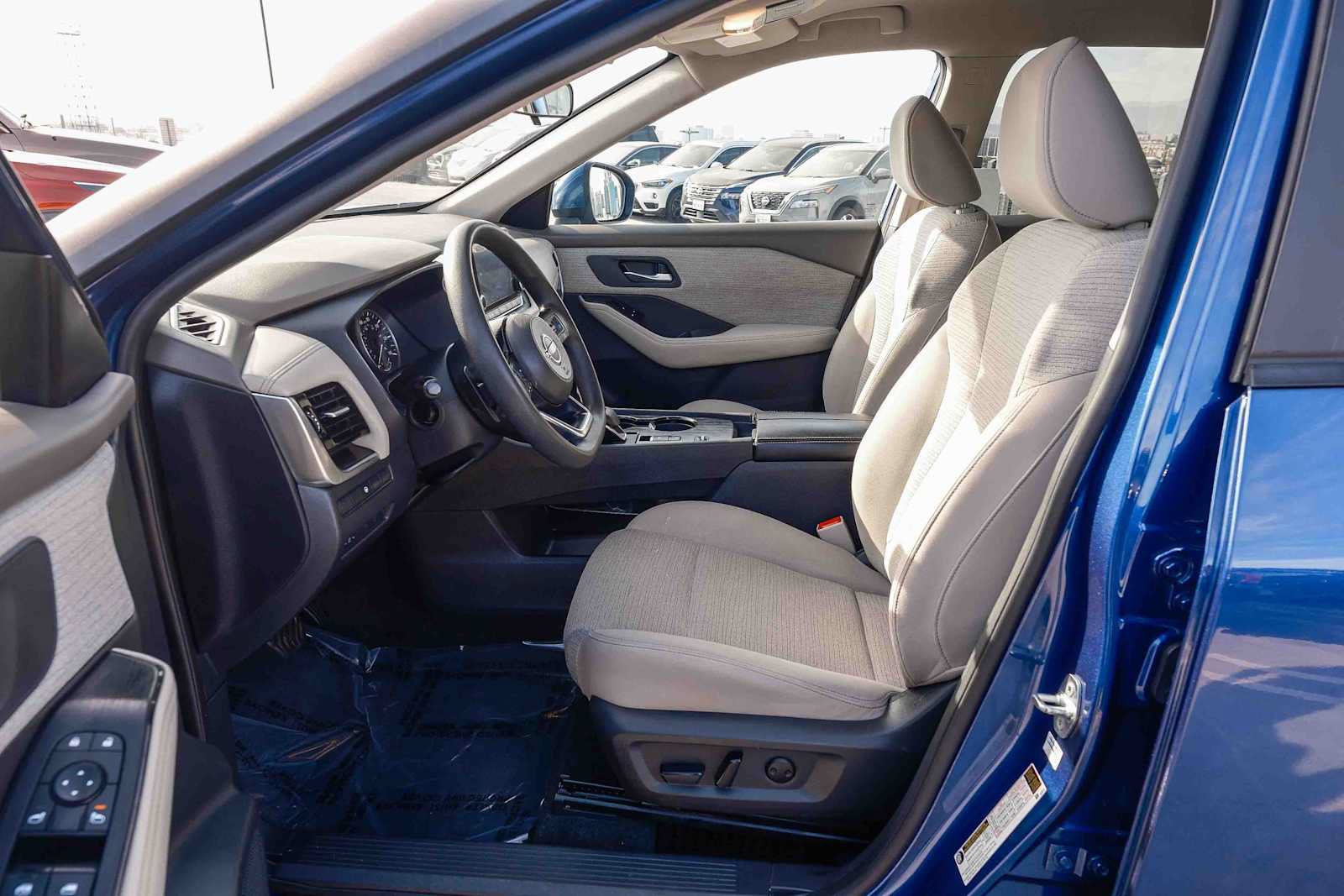 Used 2023 Nissan Rogue SV FWD image 20