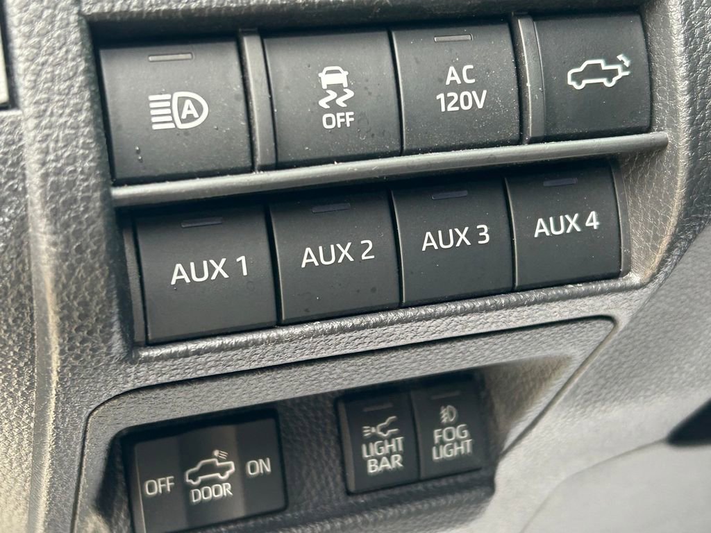 Used 2025 Toyota Tacoma 4x4 Double Cab Hybrid image 27