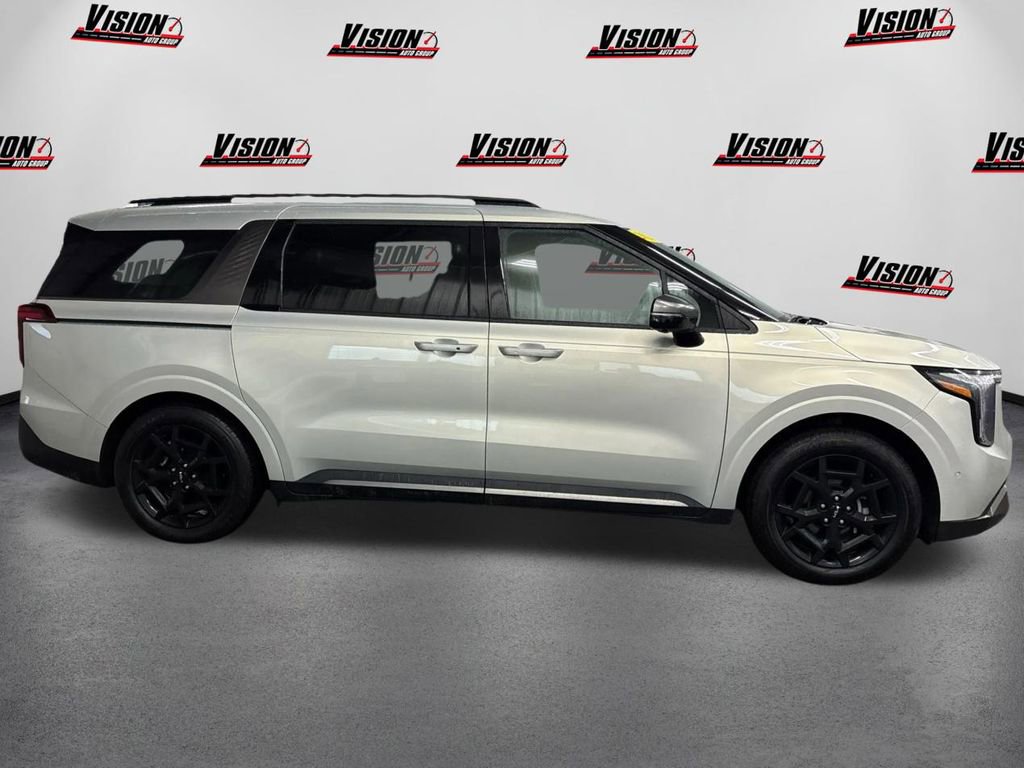New 2025 Kia Carnival SX Prestige FWD image 4