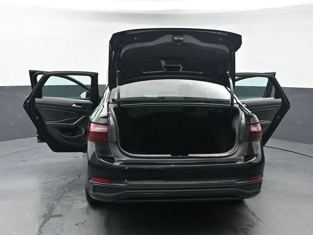 Used 2023 Volkswagen Jetta SE FWD image 47