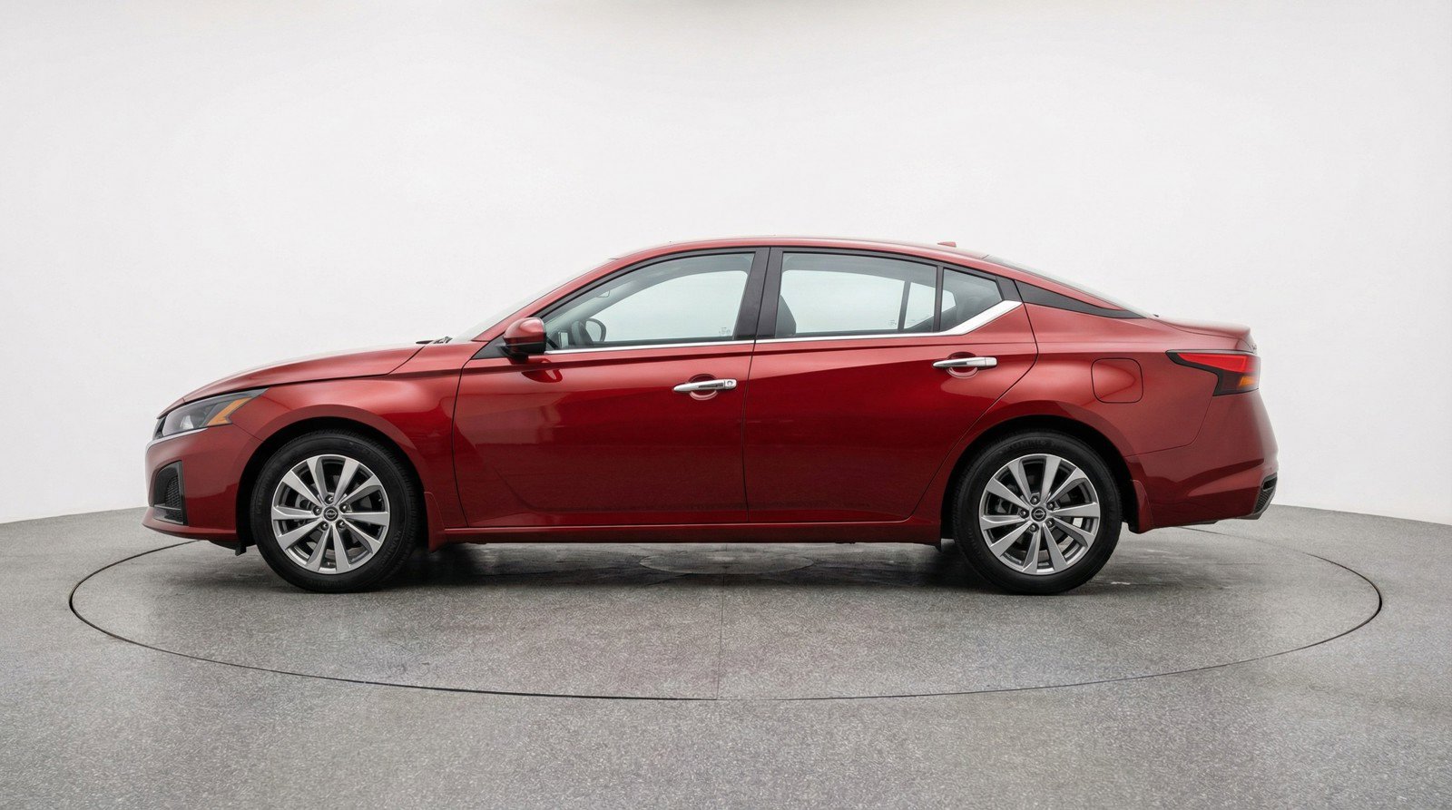Used 2025 Nissan Altima 2.5 SV image 5