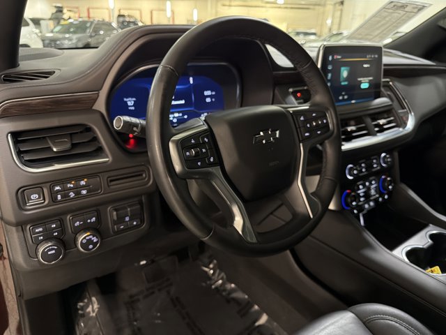 Used 2023 Chevrolet Tahoe Z71 w/ Luxury Package AWD/4WD image 15