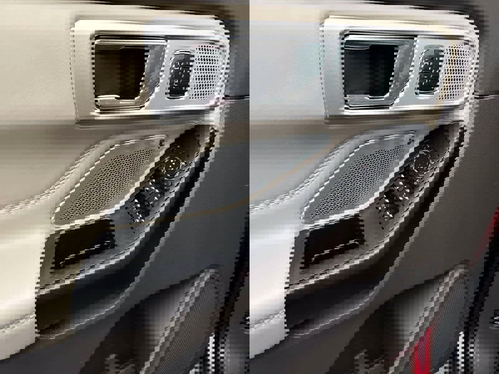 Used 2020 Ford Explorer Platinum w/ Premium Technology Package image 14