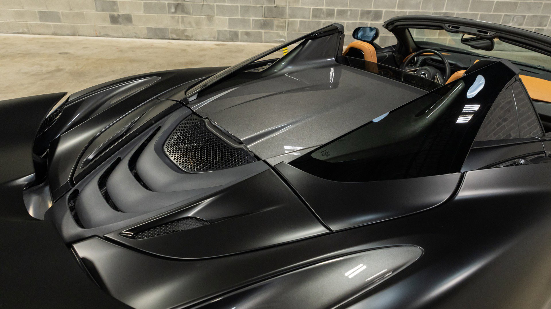 Used 2020 McLaren 720S Spider image 30