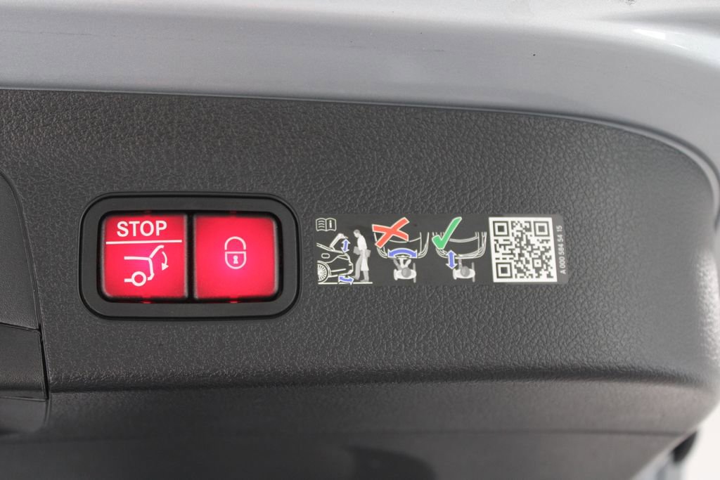 Used 2025 Mercedes-Benz GLS 450 4MATIC image 16