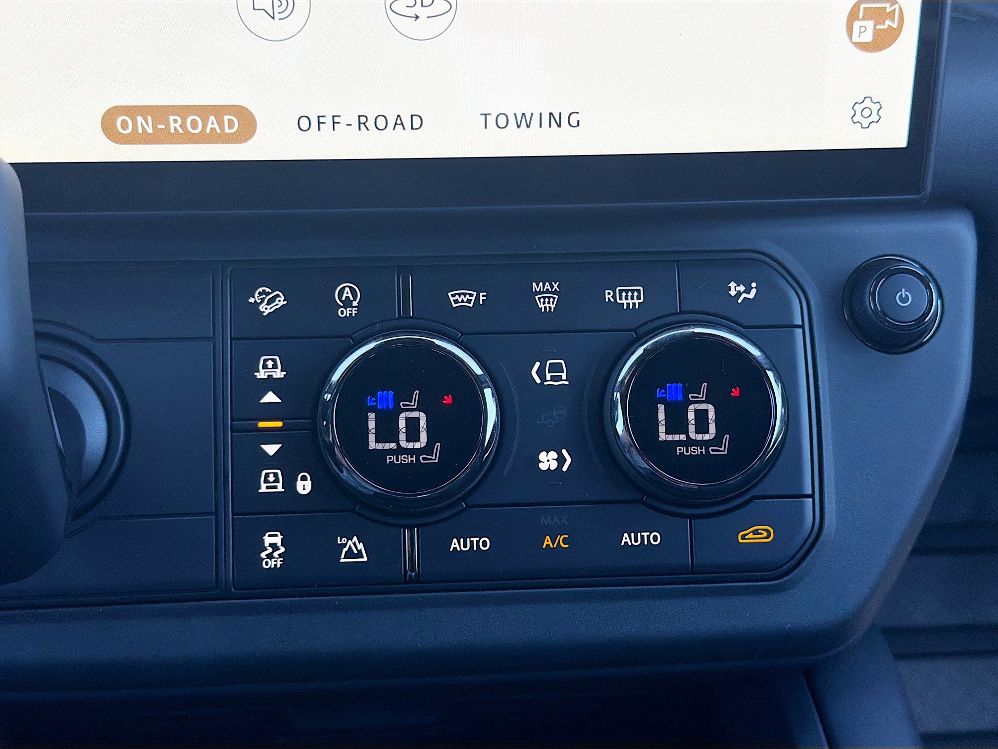 New 2026 Land Rover Defender 110 OCTA AWD/4WD image 35