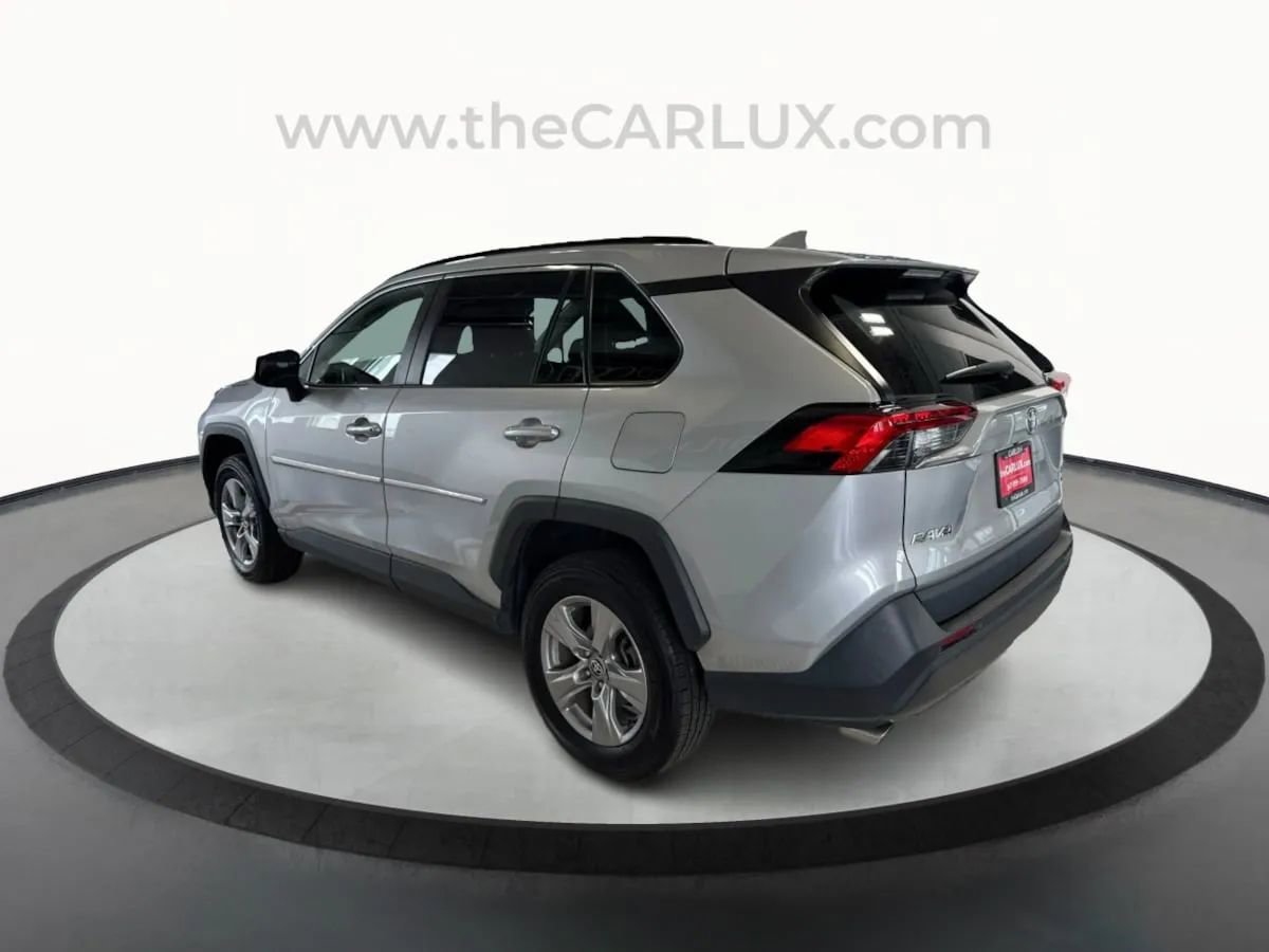Used 2022 Toyota RAV4 XLE image 5