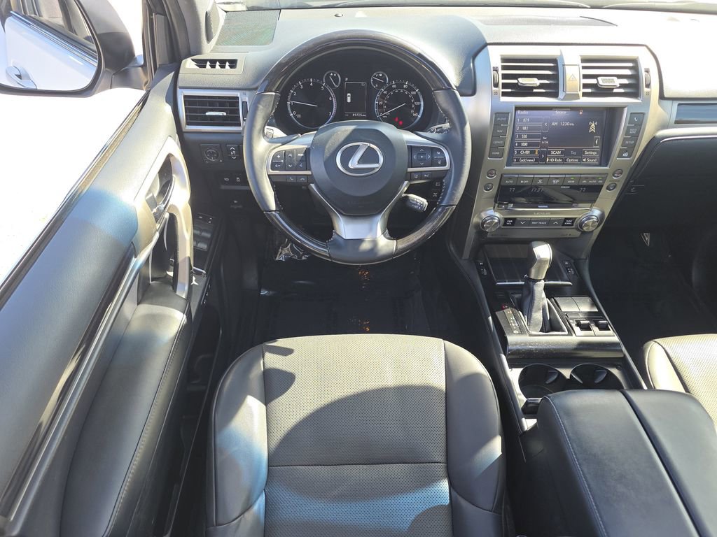 Used 2020 Lexus GX 460 Premium w/ Premium Package image 2