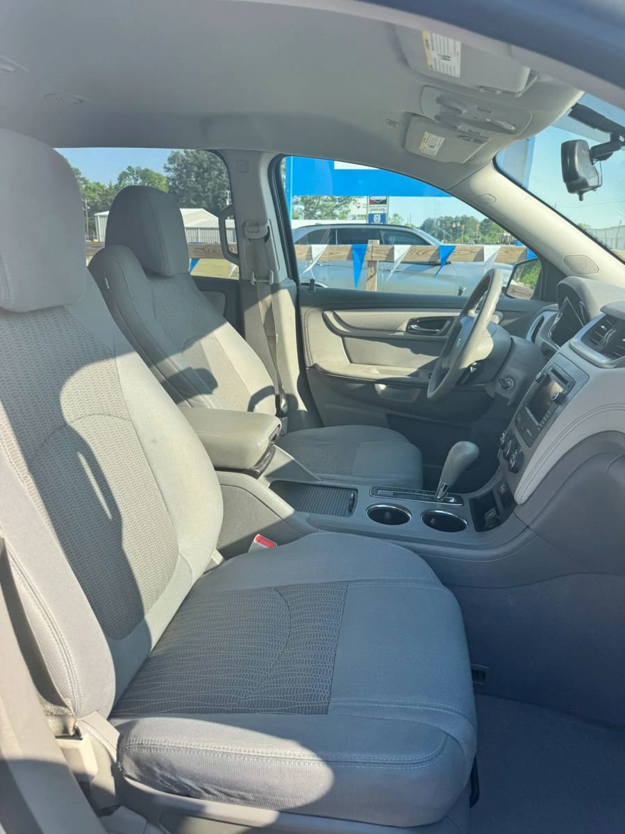 Used 2017 Chevrolet Traverse LS FWD image 18