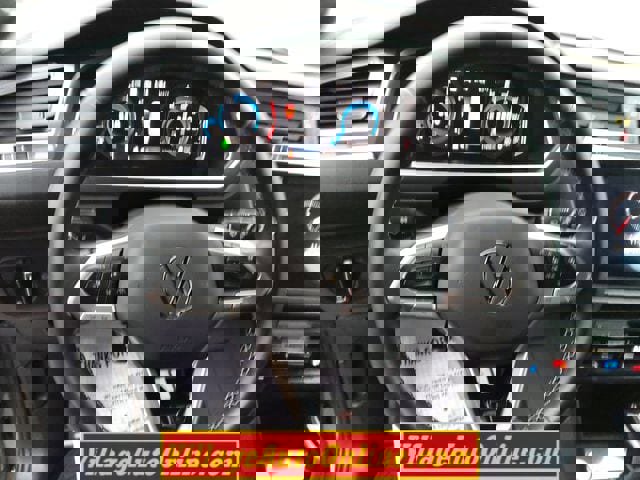 Used 2023 Volkswagen Tiguan SEL R-Line image 18