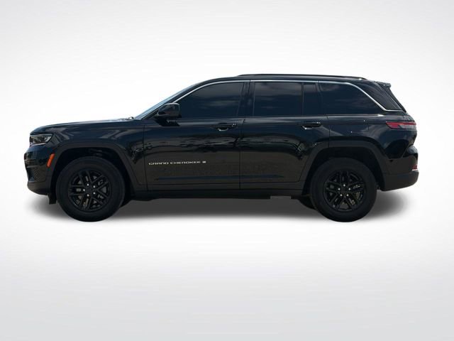 Used 2024 Jeep Grand Cherokee Laredo X AWD/4WD image 21