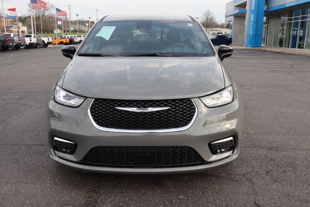 Used 2025 Chrysler Pacifica Select image 37