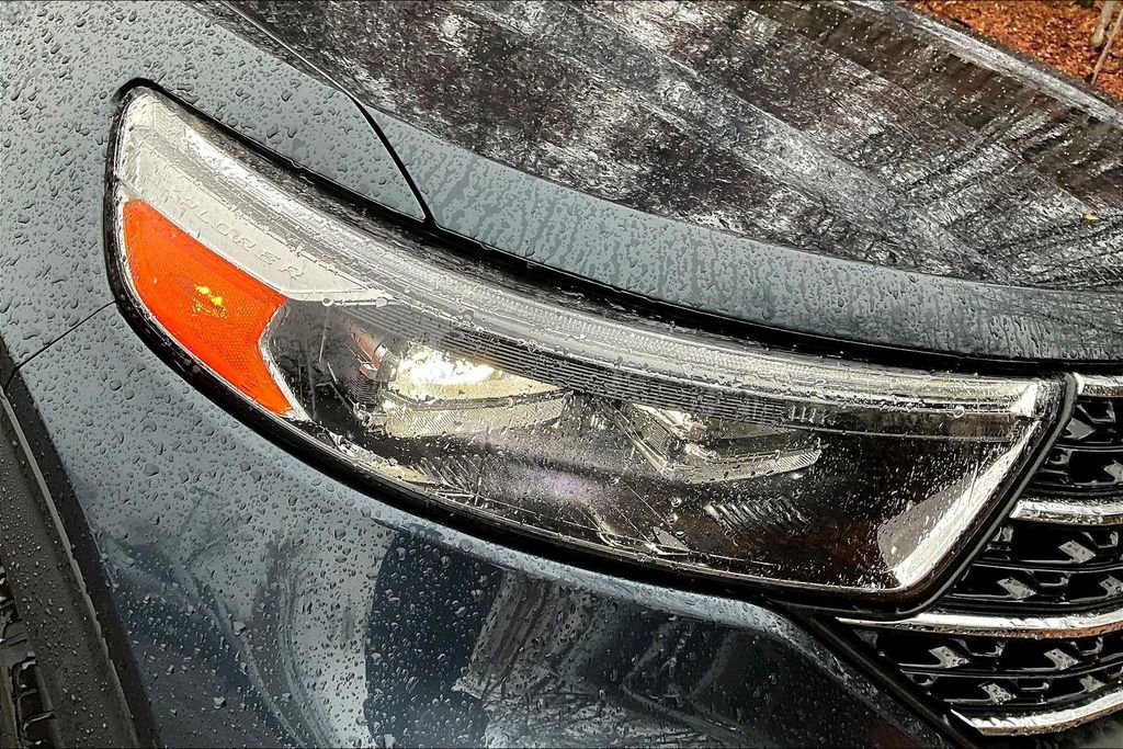 Used 2023 Ford Explorer XLT image 31