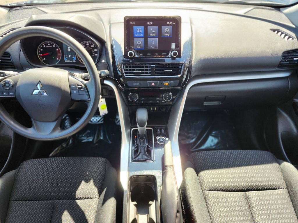 Used 2022 Mitsubishi Eclipse Cross LE image 12