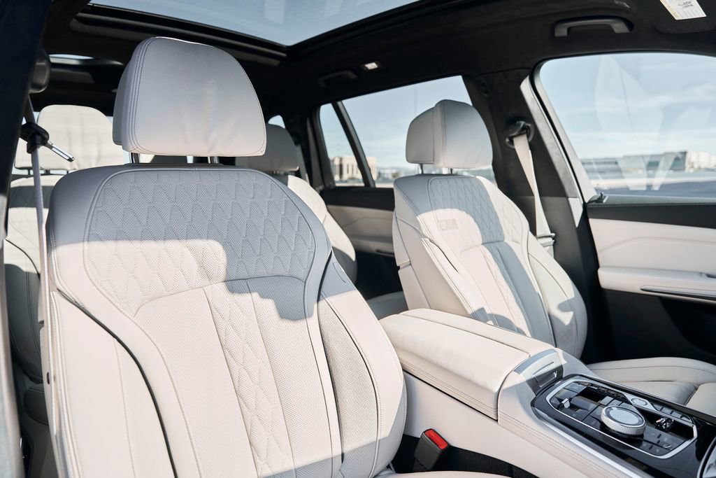 Used 2024 BMW X7 M60i w/ Executive Package AWD/4WD image 45
