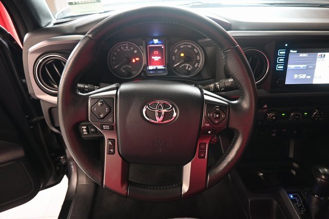 Used 2018 Toyota Tacoma TRD Off-Road image 23