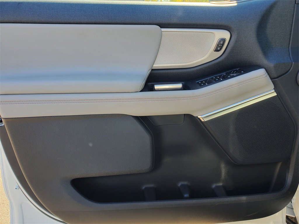 New 2025 Ford Expedition Active image 21