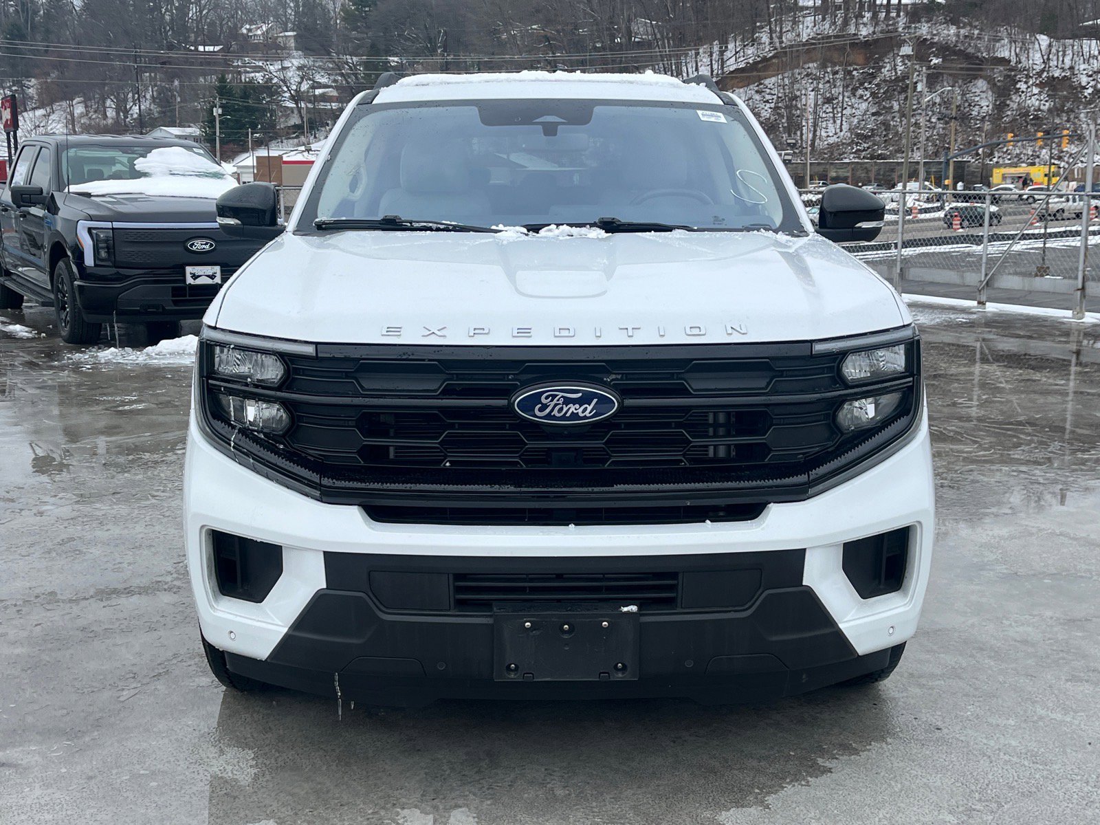 Certified 2025 Ford Expedition Active AWD/4WD image 5