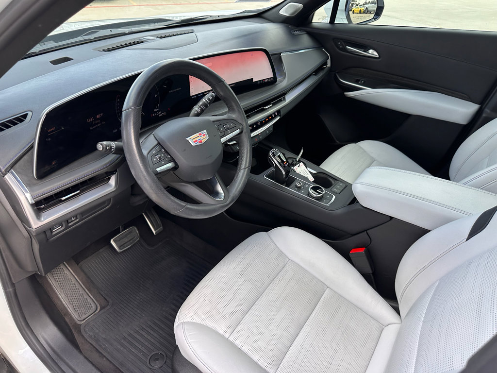 Used 2024 Cadillac XT4 Sport image 10