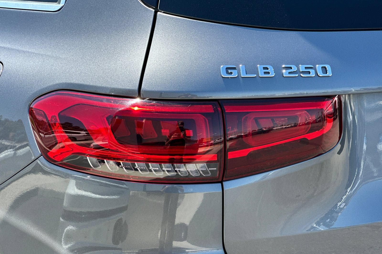 Used 2022 Mercedes-Benz GLB 250 4MATIC image 27