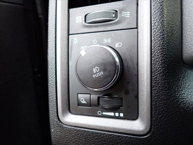 Used 2017 RAM 1500 Express image 12