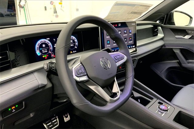 New 2026 Volkswagen Tiguan SE R-Line image 7