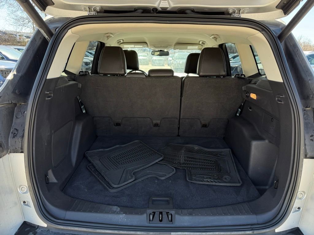 Used 2017 Ford Escape Titanium image 16