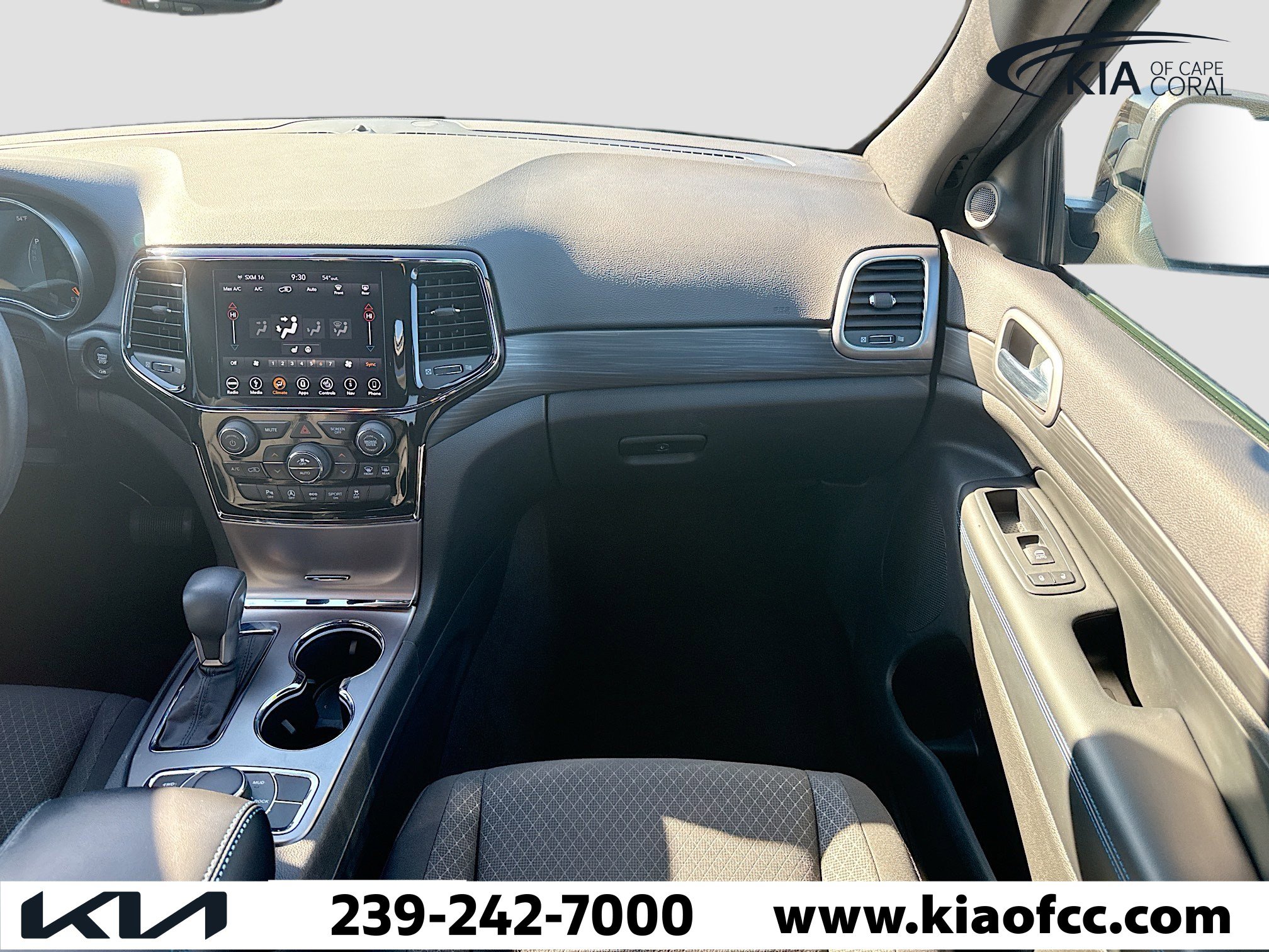 Used 2019 Jeep Grand Cherokee Laredo image 17