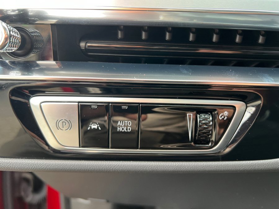 Used 2024 Cadillac Lyriq Luxury w/ LPO, Floor Liner Package image 19