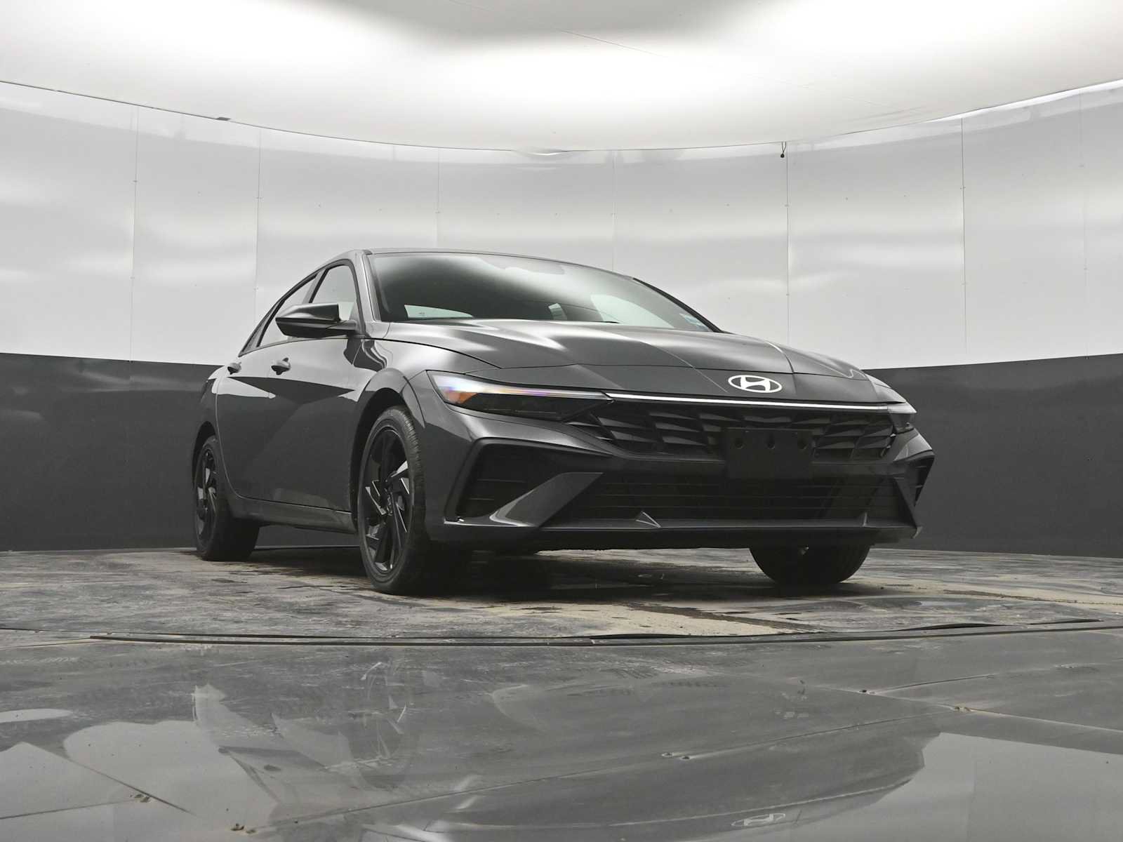 New 2026 Hyundai Elantra SEL Sport FWD image 32