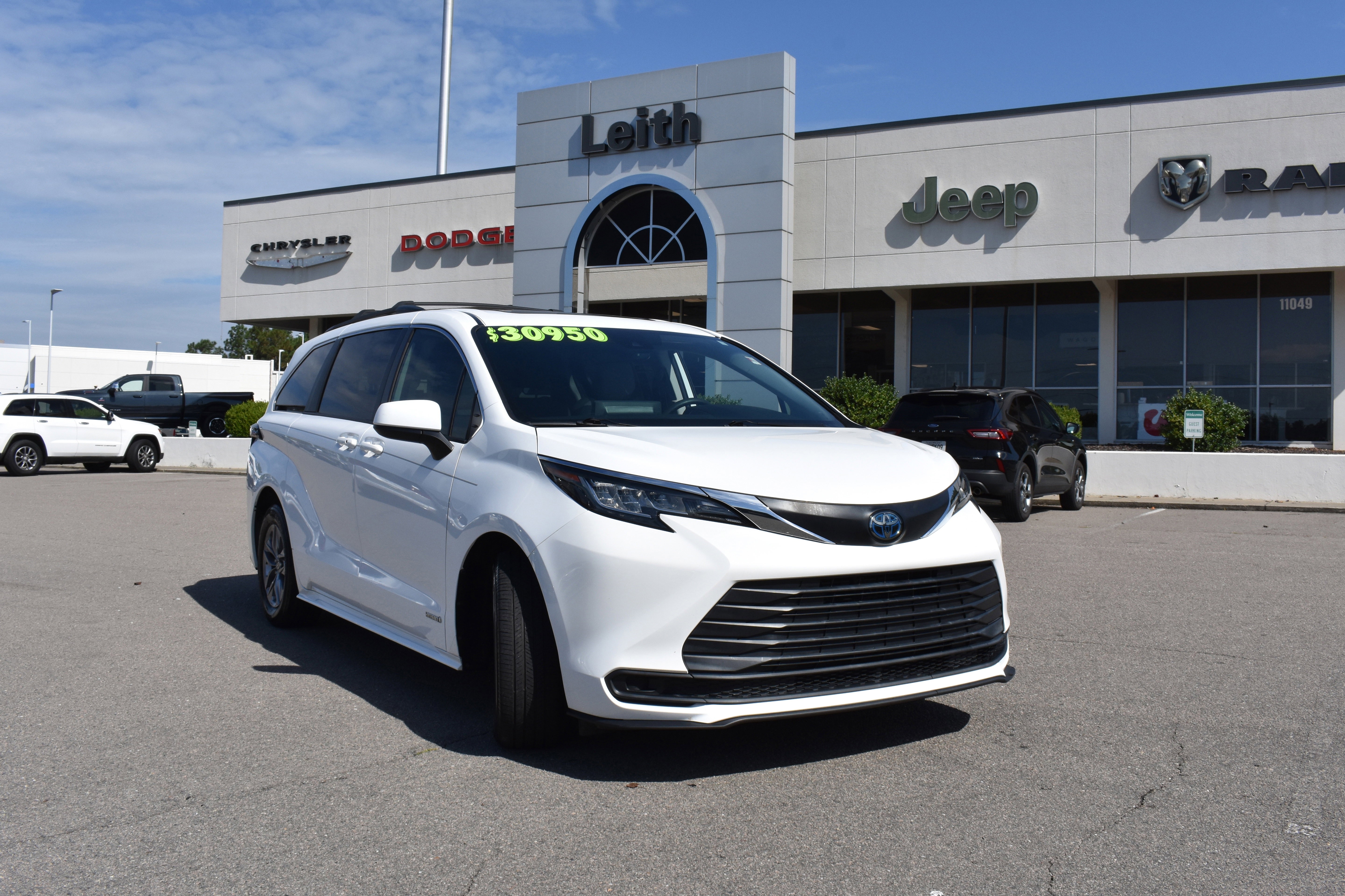 Used 2021 Toyota Sienna LE w/ LE Plus Package
