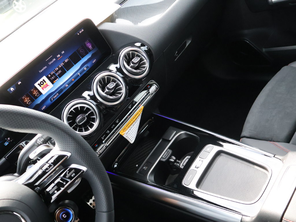 New 2026 Mercedes-Benz GLA 35 AMG 4MATIC image 19