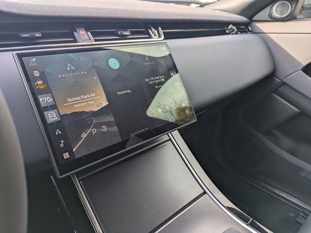 Used 2026 Land Rover Range Rover Evoque Dynamic SE image 11