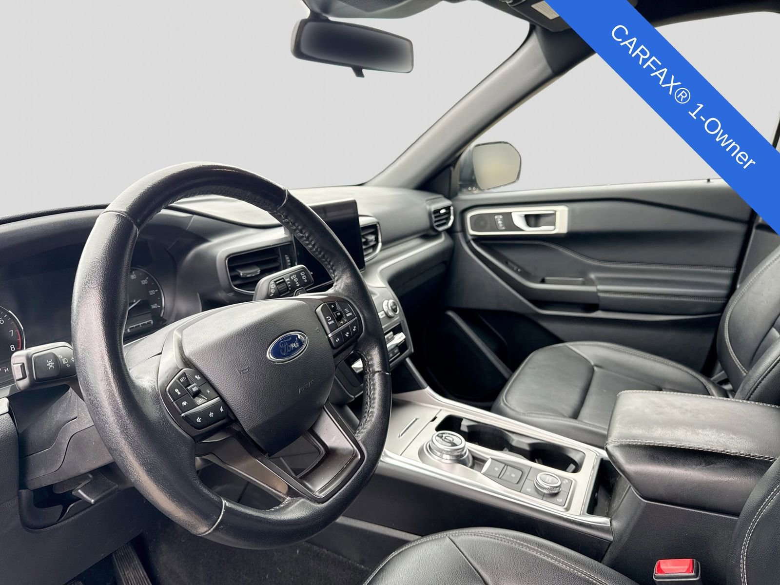 Used 2020 Ford Explorer XLT w/ Equipment Group 202A AWD/4WD image 2