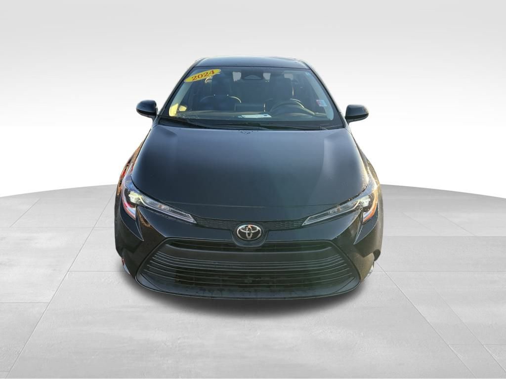 Used 2024 Toyota Corolla LE image 9