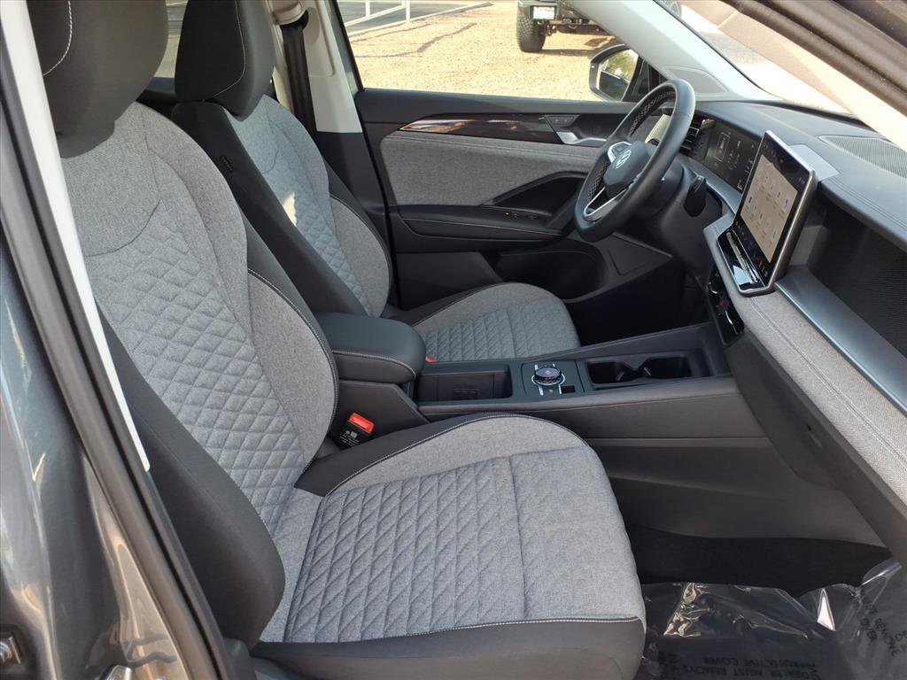 Certified 2025 Volkswagen Tiguan S image 11