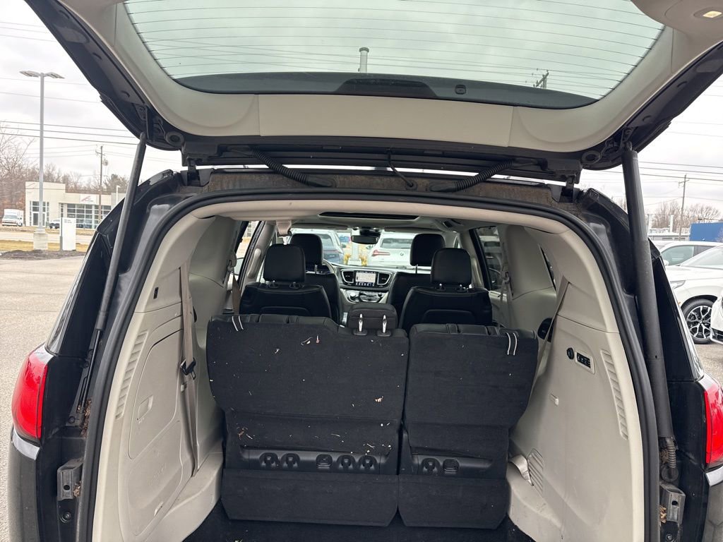 Used 2019 Chrysler Pacifica Limited w/ Advanced Safetytec Group image 19