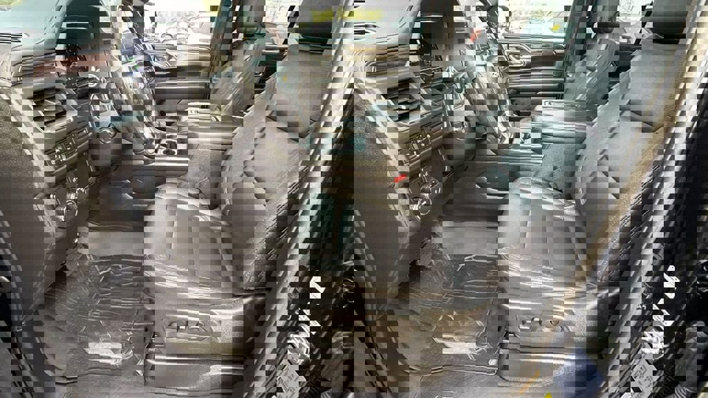 Used 2022 Chevrolet Tahoe LT w/ LT Signature Plus Package image 13