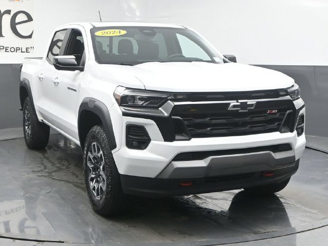 Used 2024 Chevrolet Colorado Z71 w/ Z71 Convenience Package 2 AWD/4WD image 55
