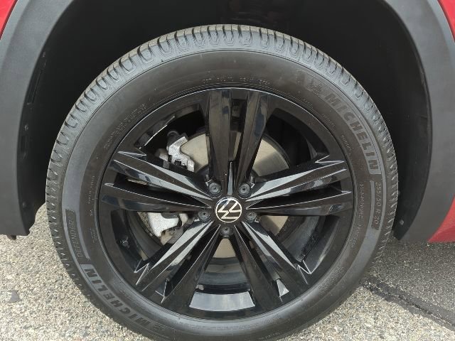 Used 2023 Volkswagen Atlas Cross Sport SEL R-Line image 25