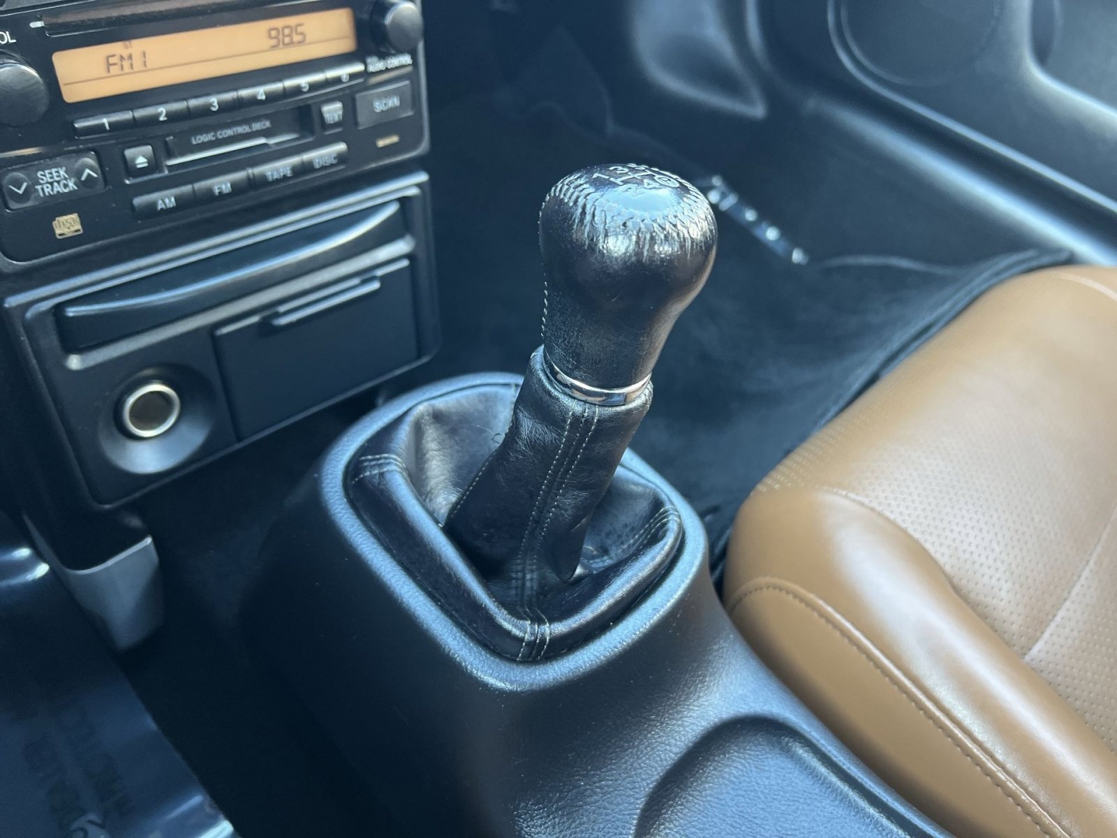 Used 2003 Toyota MR2 Base image 19