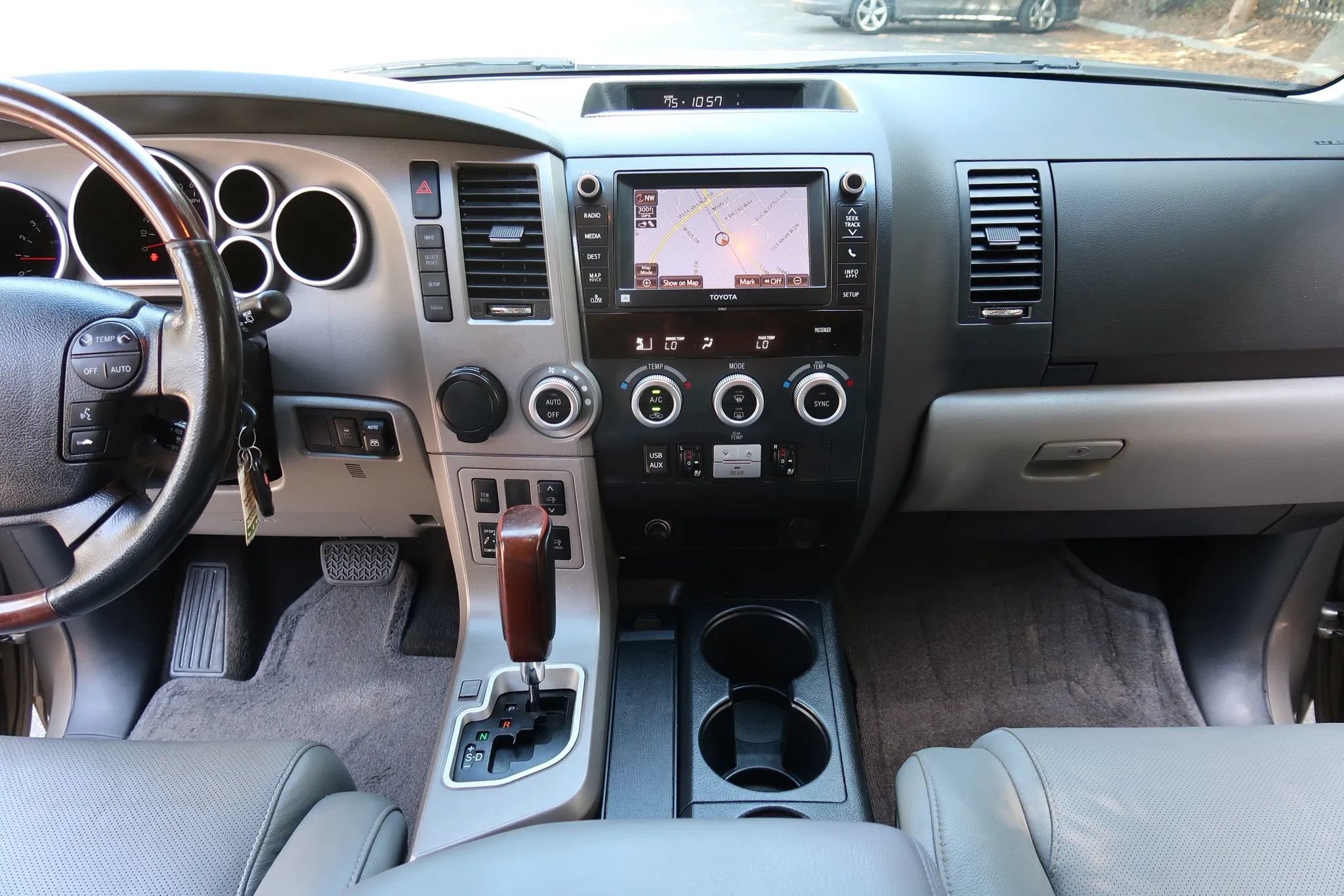 Used 2013 Toyota Sequoia Platinum RWD image 23