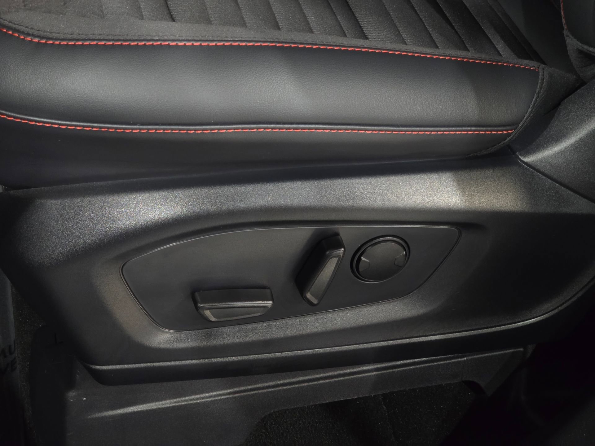 New 2026 Ford Explorer ST-Line w/ ST-Line Street Pack image 22