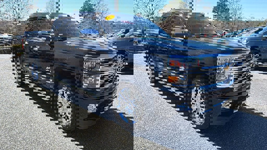 Used 2015 Chevrolet Silverado 1500 High Country w/ High Country Premium Package image 3