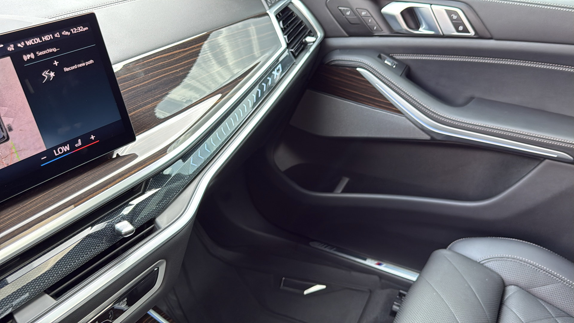 Used 2024 BMW X7 xDrive40i w/ Executive Package AWD/4WD image 25