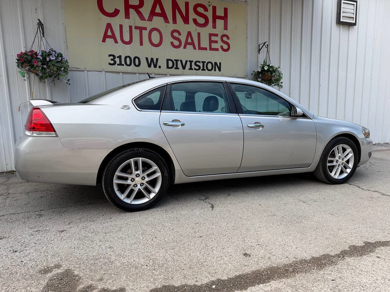 Used 2008 Chevrolet Impala LTZ FWD image 3