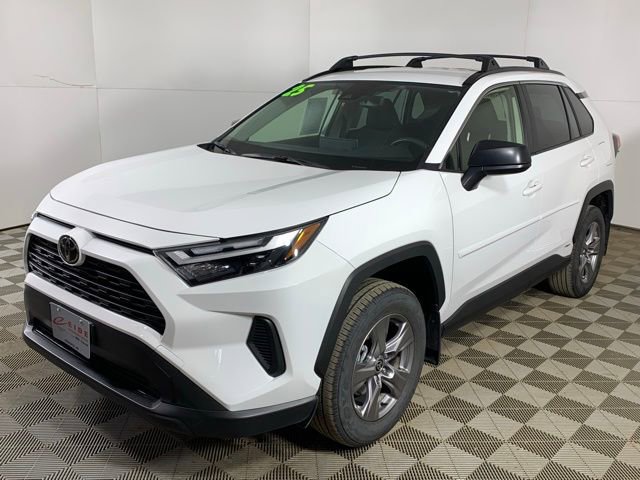 Used 2025 Toyota RAV4 LE AWD/4WD image 2